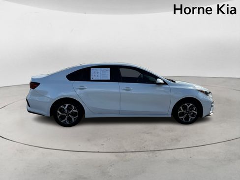 Certified 2021 Kia Forte LXS image 3