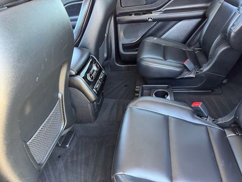 Used 2023 Lincoln Aviator AWD w/ Premium Package image 17