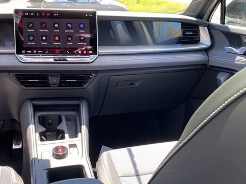 New 2026 Volkswagen Tiguan SE R-Line AWD/4WD image 10