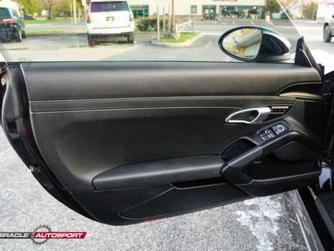 Used 2018 Porsche 718 Cayman image 16