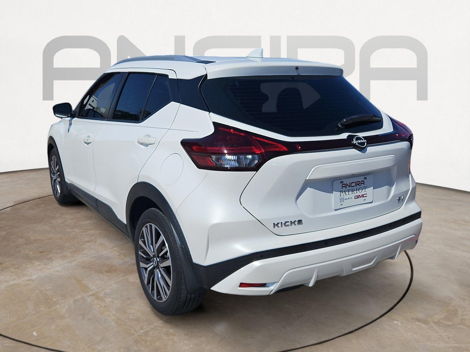 Used 2023 Nissan Kicks SV FWD image 8