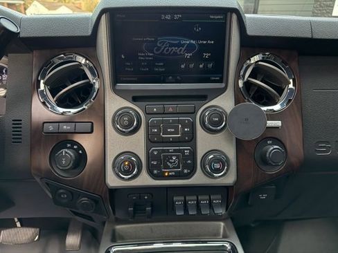 Used 2016 Ford F250 Lariat w/ Chrome Package image 29