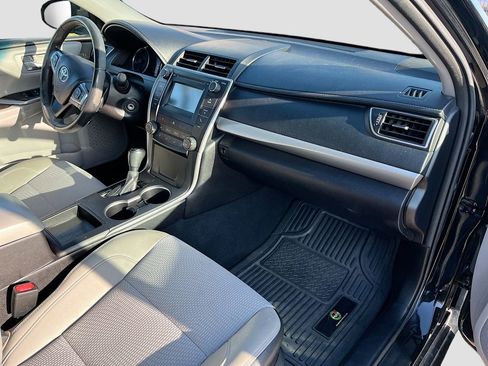 Used 2016 Toyota Camry SE image 27