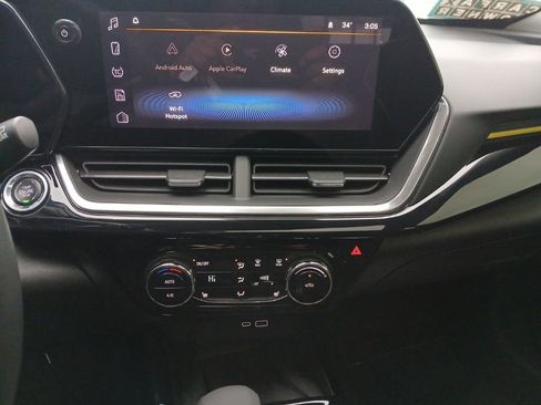 Used 2024 Chevrolet Trax ACTIV w/ Sunroof Package image 22