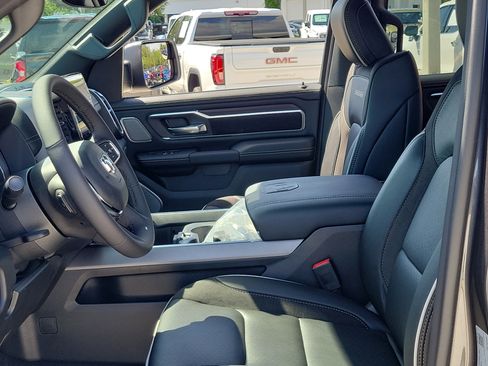 New 2026 RAM 1500 Laramie AWD/4WD image 19