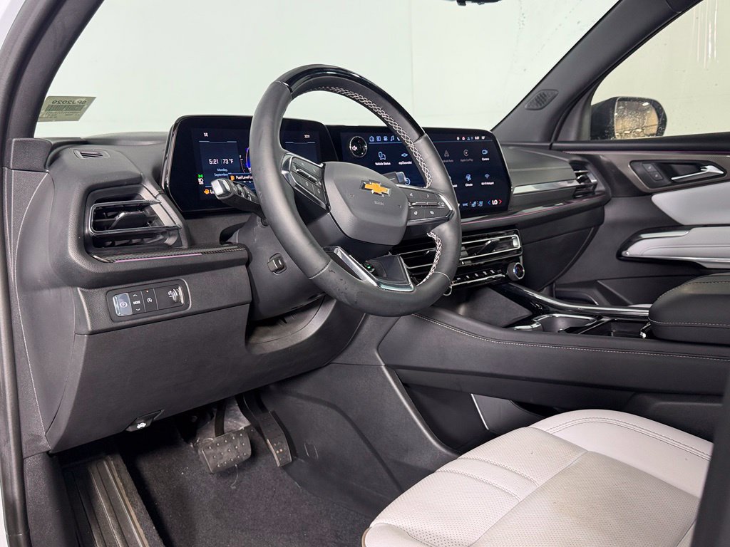 Used 2026 Chevrolet Traverse High Country w/ LPO, Floor Liner Package FWD image 12