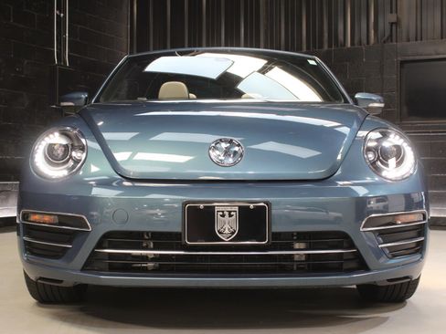 Used 2018 Volkswagen Beetle 2.0T S image 8