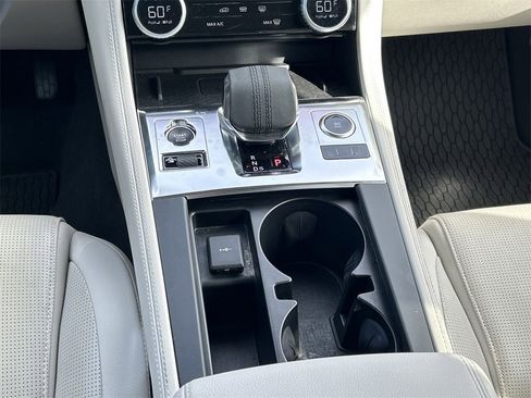 Used 2024 Jaguar F-PACE R-Dynamic S image 21