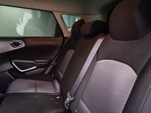 Used 2022 Kia Soul LX w/ Technology Package image 18