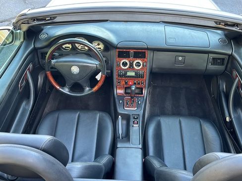 Used 2001 Mercedes-Benz SLK 320 image 26