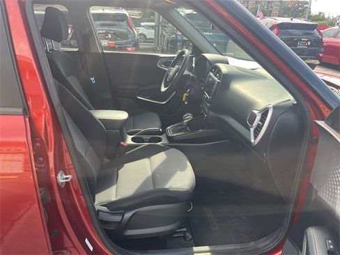 Used 2022 Kia Soul LX image 11