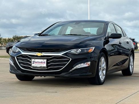 Used 2022 Chevrolet Malibu LT FWD image 3