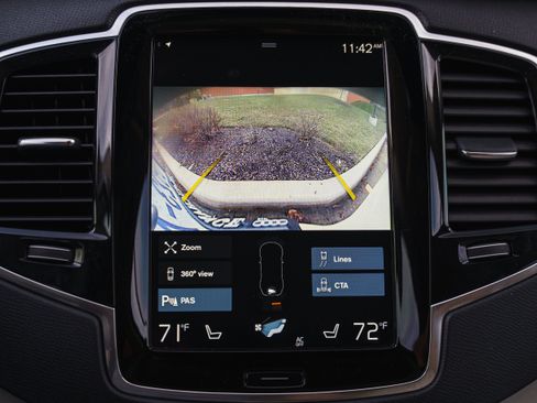 Used 2022 Volvo XC90 T6 Momentum w/ Advanced Package image 15