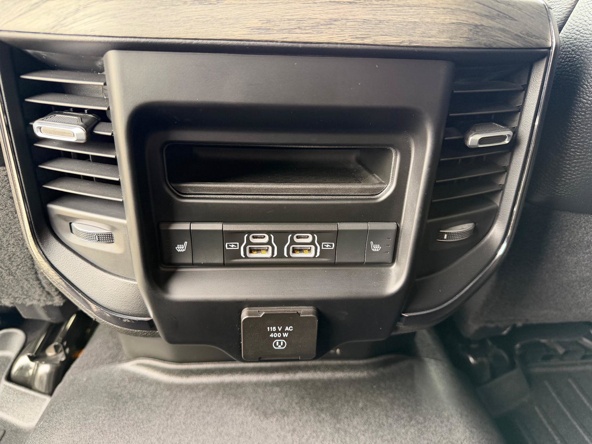 Used 2025 RAM 2500 Limited w/ Cold Weather Group AWD/4WD image 23