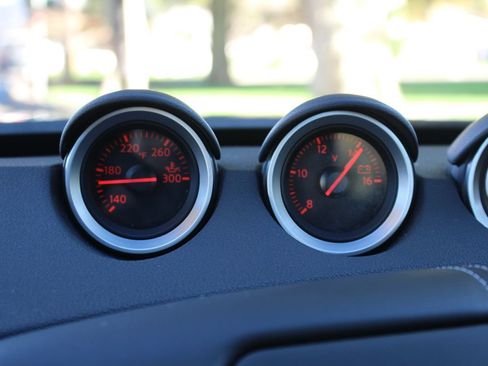 Used 2010 Nissan 370Z Coupe image 21