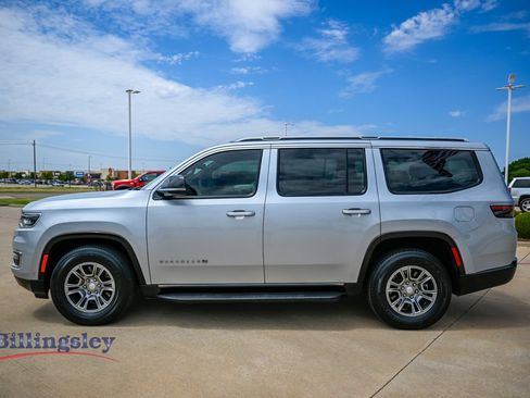 Used 2024 Jeep Wagoneer 4WD image 4