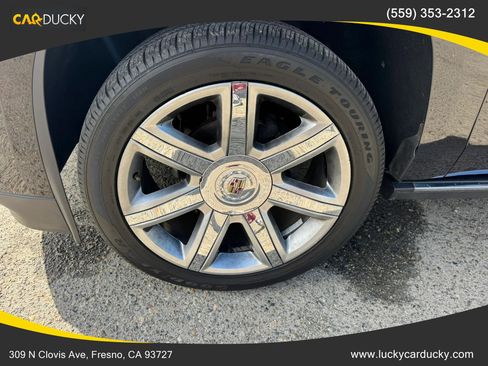 Used 2015 Cadillac Escalade Premium image 31