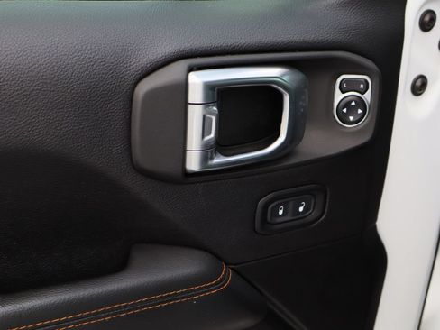 Used 2020 Jeep Gladiator Mojave AWD/4WD image 19