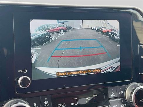 Used 2023 Toyota Highlander LE image 35