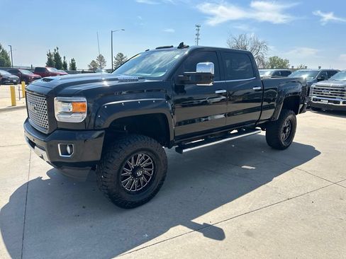 Used 2017 GMC Sierra 2500 Denali AWD/4WD image 31