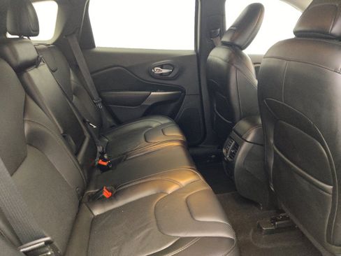 Used 2019 Jeep Cherokee Limited AWD/4WD image 19