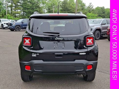 Used 2018 Jeep Renegade Latitude w/ Cold Weather Group AWD/4WD image 5