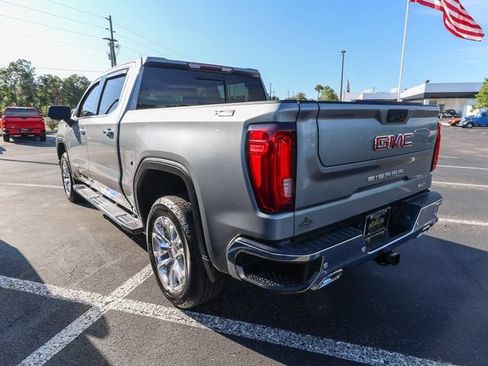 Used 2021 GMC Sierra 1500 SLT AWD/4WD image 3