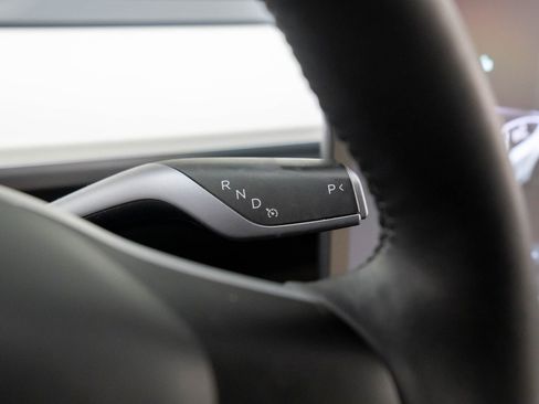 Used 2021 Tesla Model Y Long Range image 18