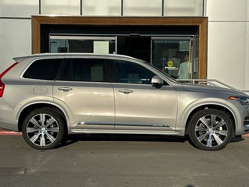 Used 2023 Volvo XC90 T8 Core image 8