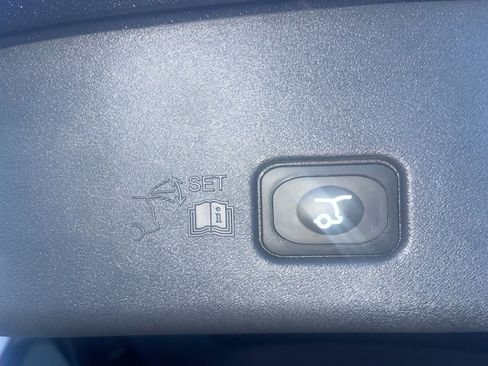 Used 2024 Lincoln Nautilus Reserve w/ Equipment Group 202A image 15