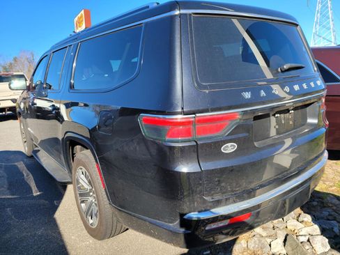 Used 2024 Jeep Wagoneer L 4WD w/ Premium Group I image 8