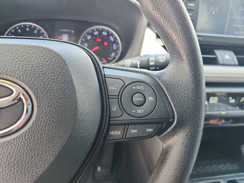 Used 2021 Toyota RAV4 XLE FWD image 28