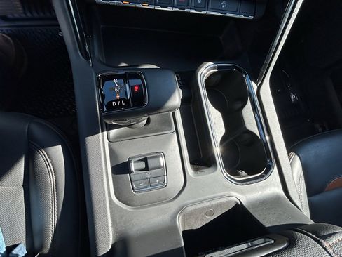 Used 2025 GMC Sierra 1500 AT4 w/ AT4 Premium Package image 16