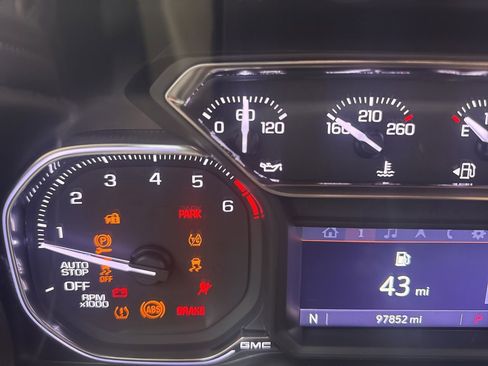 Used 2020 GMC Sierra 1500 SLT RWD image 11