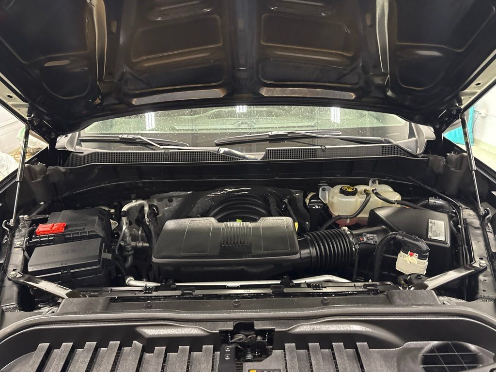 Used 2020 Chevrolet Silverado 1500 Custom w/ Custom Value Package AWD/4WD image 11