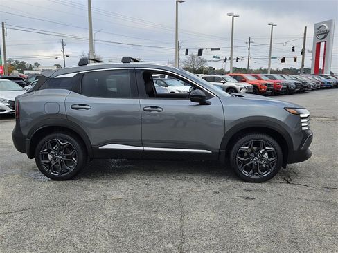 New 2026 Nissan Kicks SR image 13