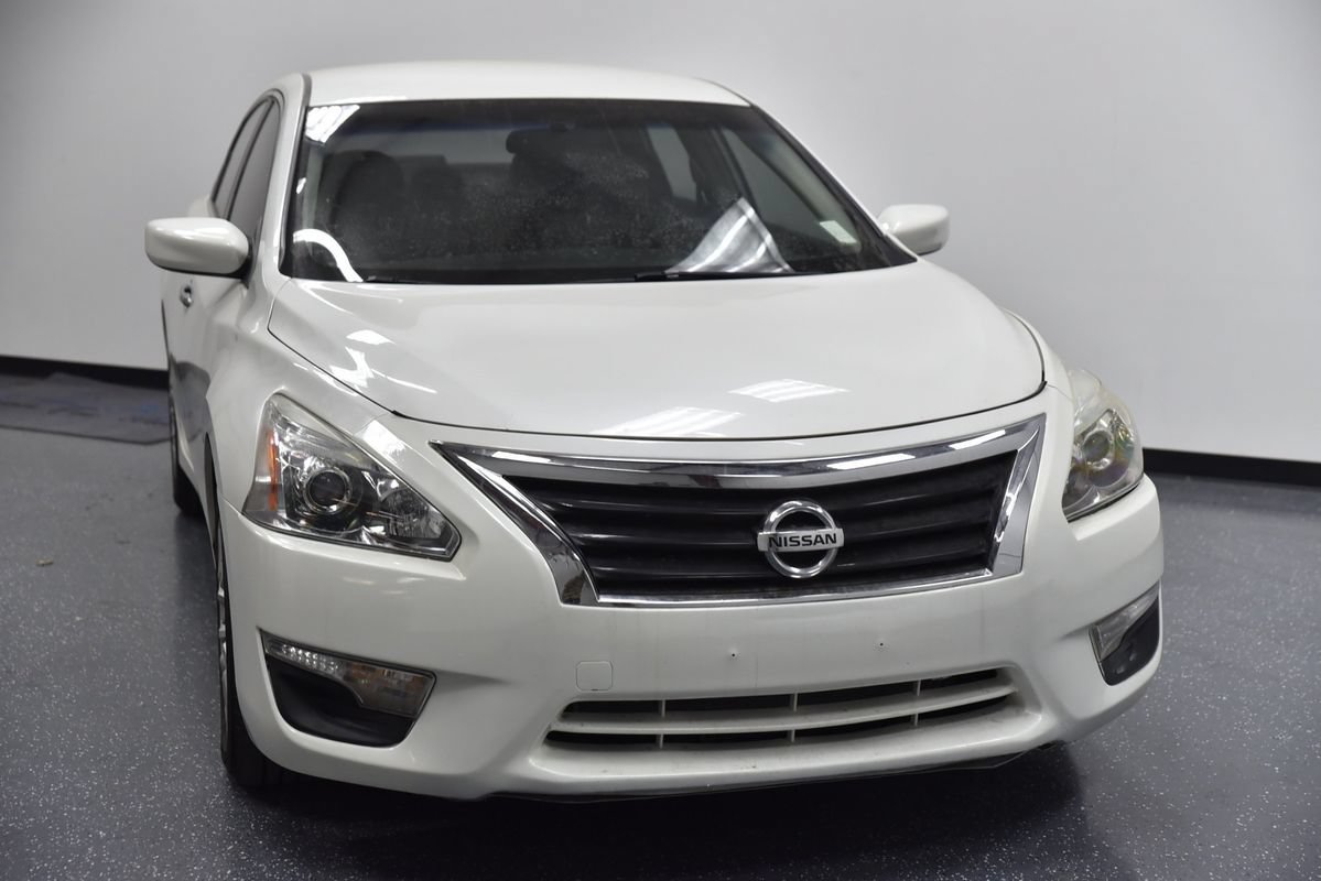 Used 2013 Nissan Altima 2.5 S FWD image 2