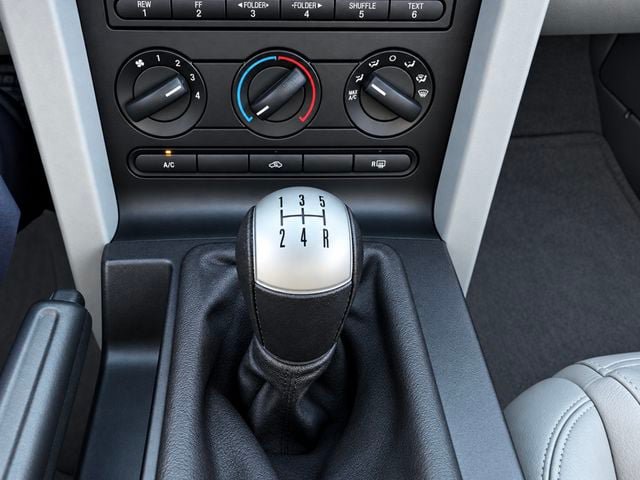 Used 2005 Ford Mustang GT RWD image 18