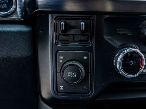 Used 2026 Ford F250 Lariat w/ Black Appearance Package image 24