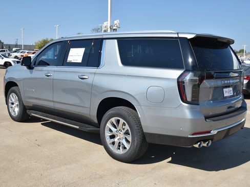 New 2026 Chevrolet Suburban Premier image 6