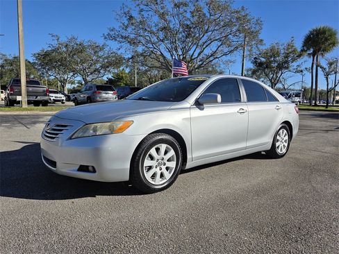 Used 2009 Toyota Camry image 1