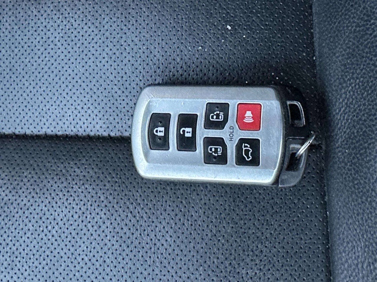 Used 2015 Toyota Sienna SE Premium FWD image 31