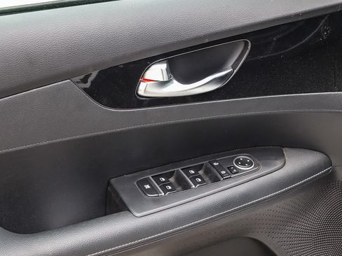 Used 2023 Kia Forte GT-Line w/ GT-Line Technology Package FWD image 18