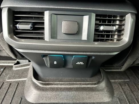Used 2024 Ford F150 Lariat image 10