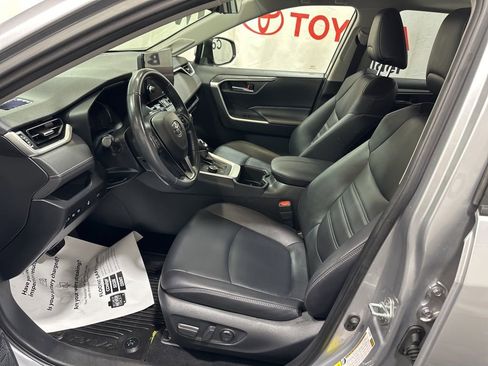 Used 2023 Toyota RAV4 XLE Premium image 24