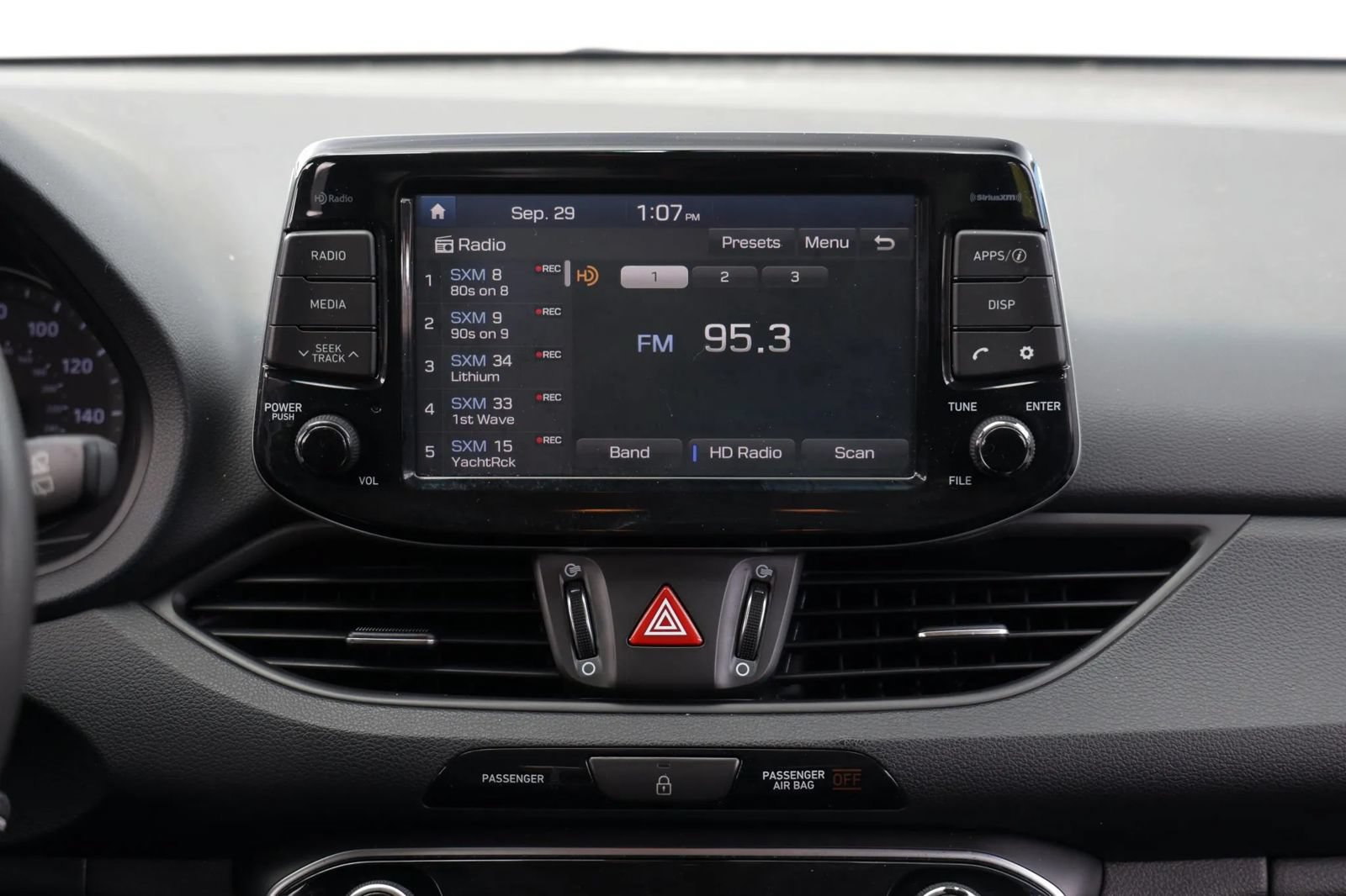Used 2018 Hyundai Elantra GT FWD image 32
