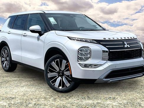 New 2026 Mitsubishi Outlander FWD image 1