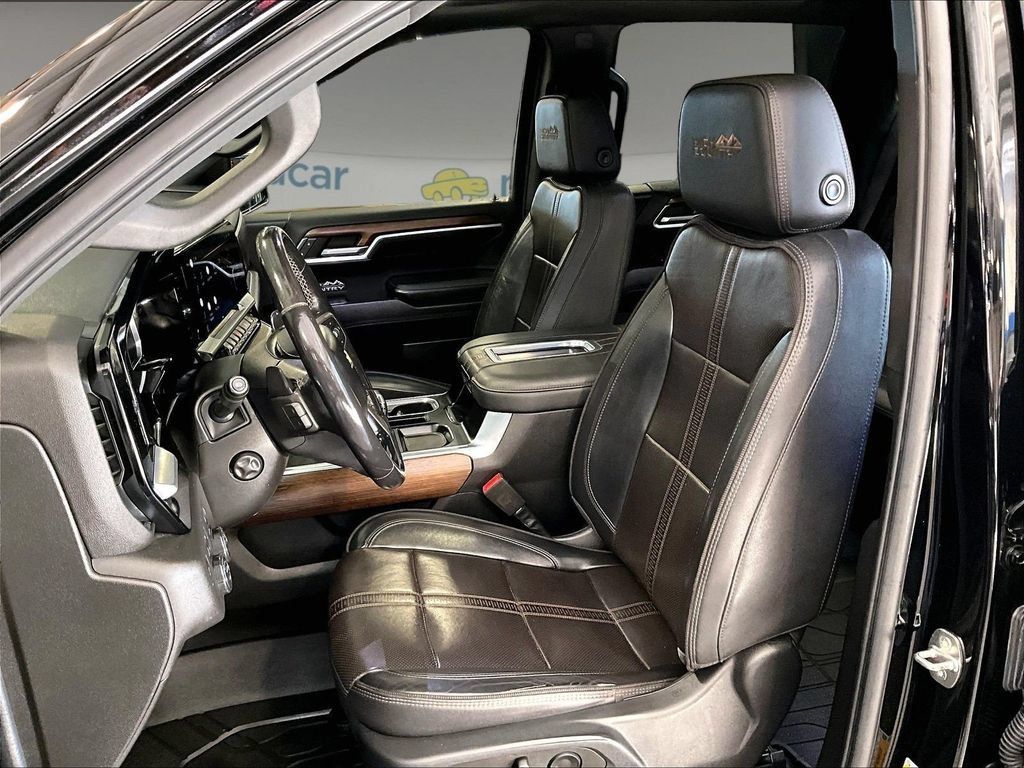Used 2022 Chevrolet Silverado 1500 High Country w/ High Country Premium Package AWD/4WD image 10