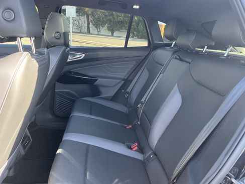 Used 2023 Volkswagen ID.4 Pro S image 14