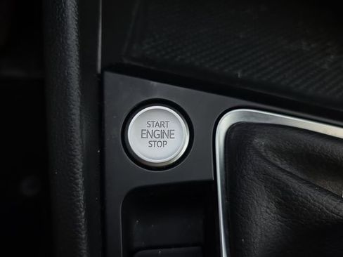 Used 2024 Volkswagen Jetta SE image 24